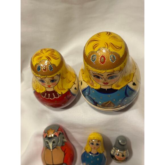 Russian Matryoshka Wooden Nesting Dolls 5 Pieces Unique Handmade Painted Russia - Picture 3 of 6